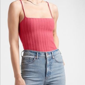 Rose cropped sweater tank